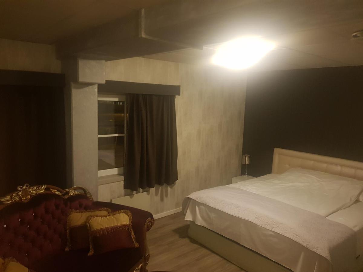 Hotellmilano As Мушеен Екстер'єр фото
